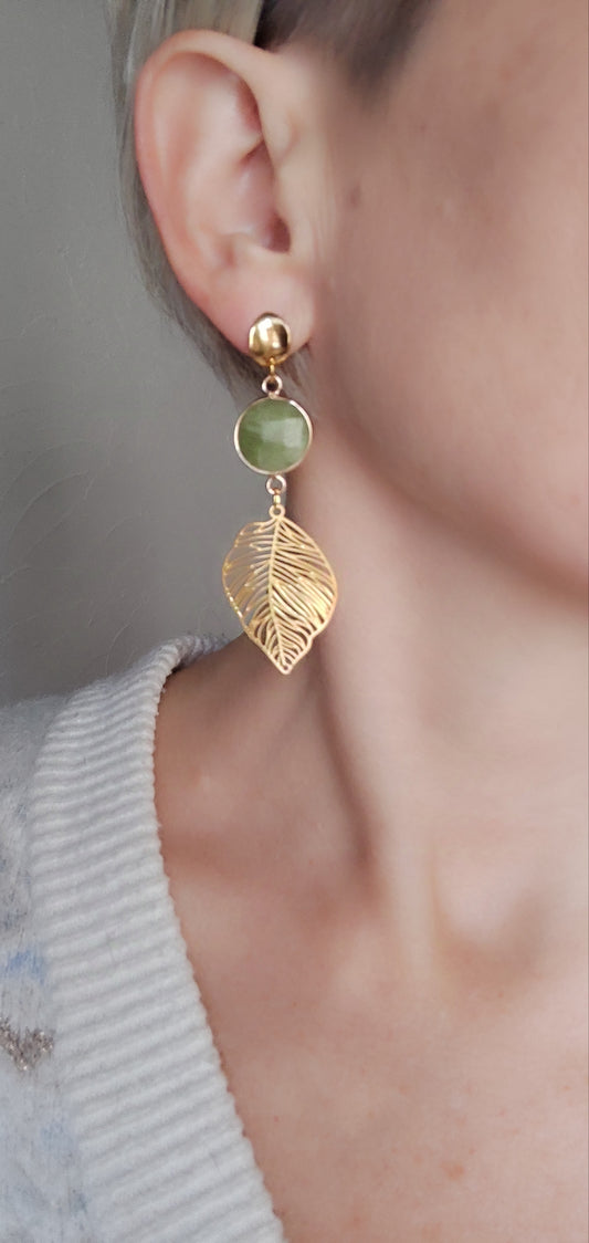 Boucles d'oreilles florales, pierres peridots