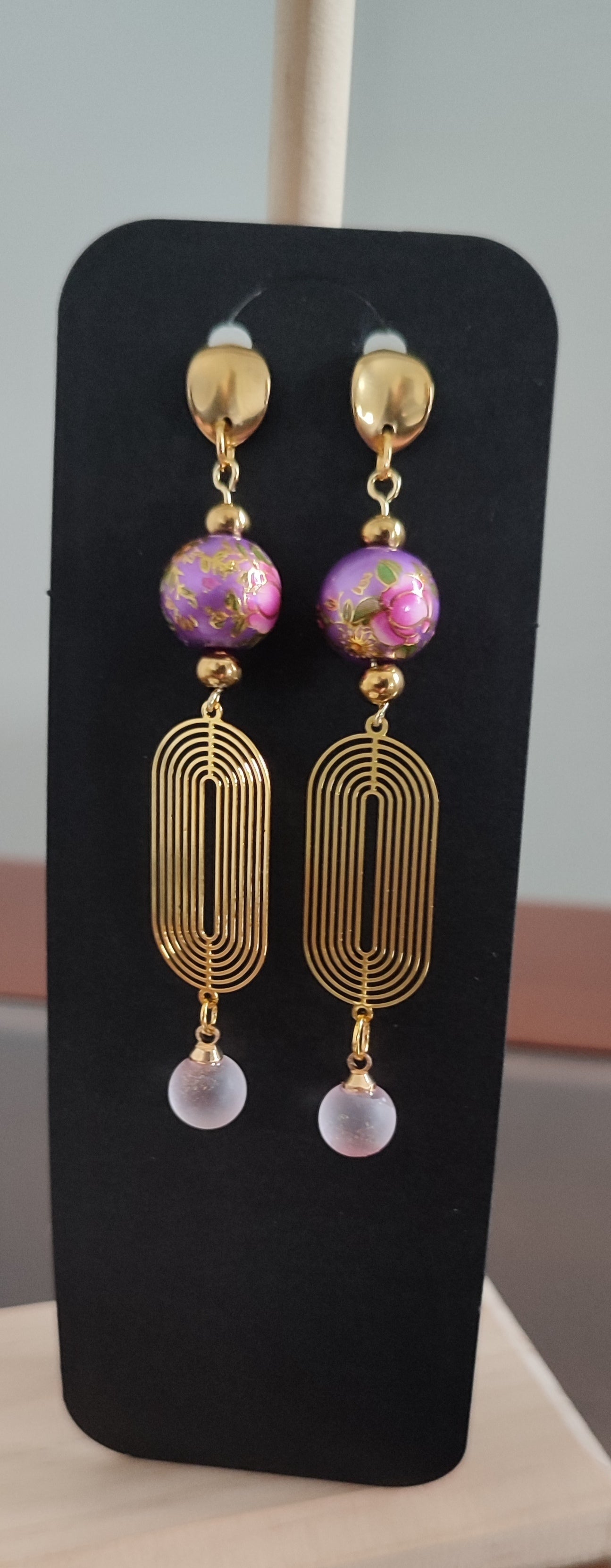 Boucles d'oreilles pendantes, perles roses